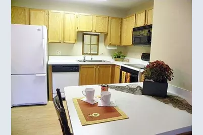 605 Barrington Avenue #208, East Dundee, IL 60118 - Photo 5