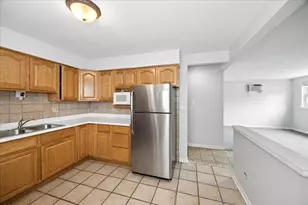 255 E Burlington St, Riverside, IL 60546 - Photo 11