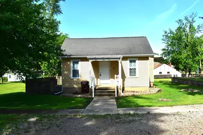 406 N Birch Street, Wenona, IL 61377 - Photo 1
