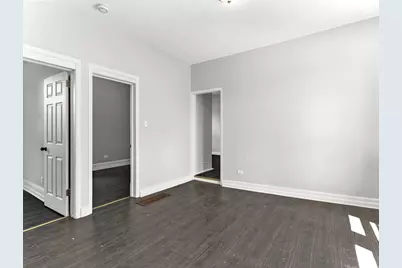 9209 S Woodlawn Avenue, Chicago, IL 60619 - Photo 7