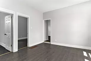 9209 S Woodlawn Ave, Chicago, IL 60619 - Photo 7