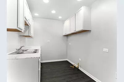 9209 S Woodlawn Avenue, Chicago, IL 60619 - Photo 13