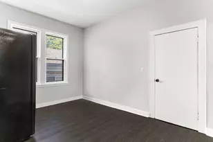 9209 S Woodlawn Ave, Chicago, IL 60619 - Photo 11