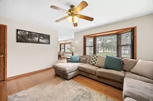 5960 Pershing Ave, Downers Grove, IL 60516 - Photo 9