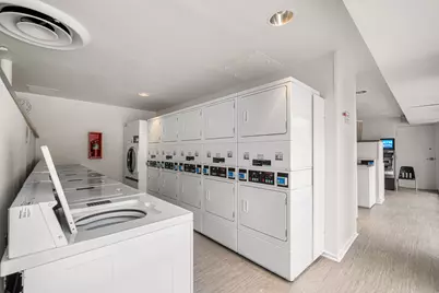 4343 N Clarendon Avenue #817, Chicago, IL 60613 - Photo 21