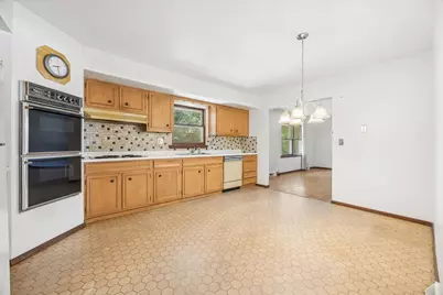 27W641 Holly Court, West Chicago, IL 60185 - Photo 9