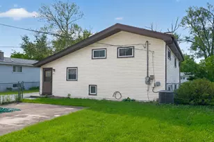 624 W Merle Ave, Villa Park, IL 60181 - Photo 11