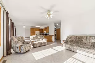 546 N 4th Ave, Addison, IL 60101 - Photo 7