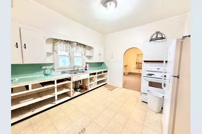 301 N McLaren Street, Marion, IL 62959 - Photo 9