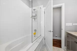 3739 N Ridgeway Ave, Chicago, IL 60618 - Photo 19