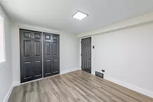 8051 S Escanaba Ave, Chicago, IL 60617 - Photo 17