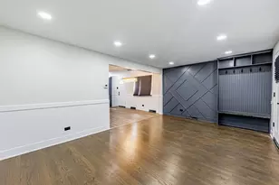 8051 S Escanaba Ave, Chicago, IL 60617 - Photo 5