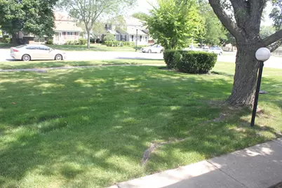 410 Ashwood Court, Vernon Hills, IL 60061 - Photo 25