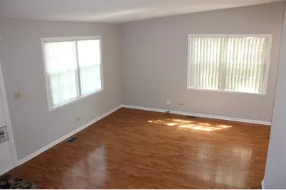 410 Ashwood Court, Vernon Hills, IL 60061 - Photo 17