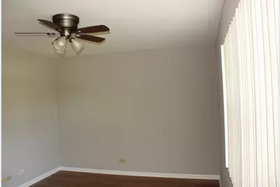 410 Ashwood Court, Vernon Hills, IL 60061 - Photo 13