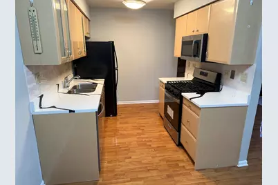 410 Ashwood Court, Vernon Hills, IL 60061 - Photo 3
