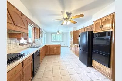 901 Lark Street, Peotone, IL 60468 - Photo 13