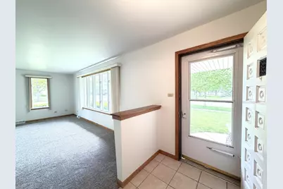 901 Lark Street, Peotone, IL 60468 - Photo 5