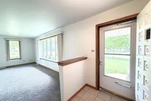 901 Lark St, Peotone, IL 60468 - Photo 5