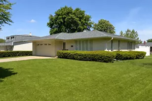 901 Lark St, Peotone, IL 60468 - Photo 1