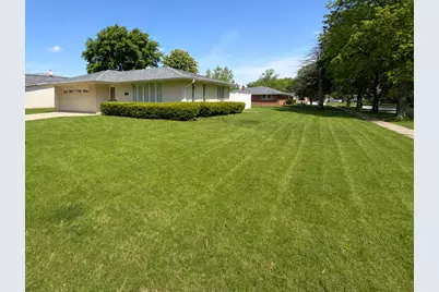 901 Lark Street, Peotone, IL 60468 - Photo 3
