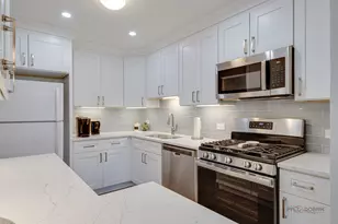 136 Wolcott Ct, Schaumburg, IL 60193 - Photo 5