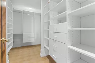 100 E Huron St, Chicago, IL 60611 - Photo 23