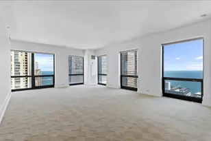 100 E Huron St, Chicago, IL 60611 - Photo 15