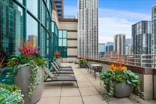 100 E Huron St, Chicago, IL 60611 - Photo 31