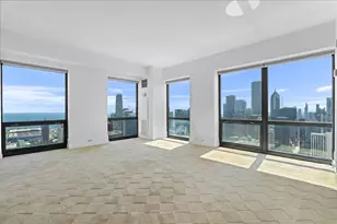 100 E Huron St, Chicago, IL 60611 - Photo 21
