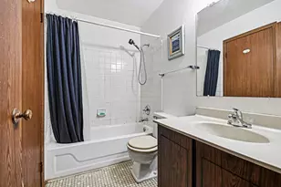 880 Colony Lake Dr, Schaumburg, IL 60194 - Photo 11