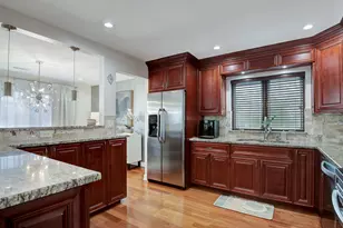 9335 Landings Ln, Des Plaines, IL 60016 - Photo 7