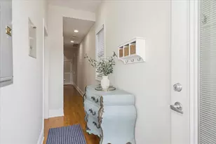 1951 W Melrose St, Chicago, IL 60657 - Photo 19