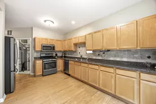 28701 Sawmill Ln, Lakemoor, IL 60051 - Photo 11