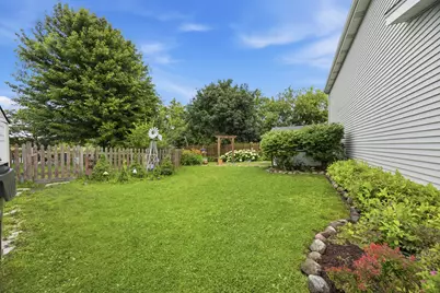 28701 Sawmill Lane, Lakemoor, IL 60051 - Photo 25