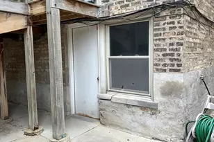 3253 W Olive Ave, Chicago, IL 60659 - Photo 15