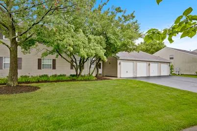 96 Gant Circle #H, Streamwood, IL 60107 - Photo 1