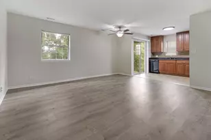 96 Gant Cir, Streamwood, IL 60107 - Photo 3