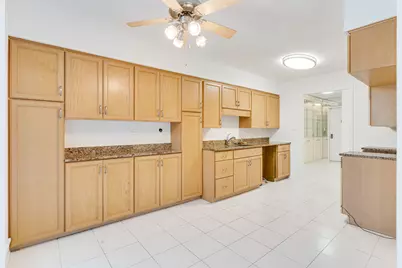 6400 N Cicero Avenue #212, Lincolnwood, IL 60712 - Photo 3