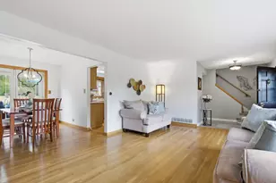 237 N Pioneer Dr, Addison, IL 60101 - Photo 7