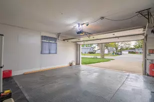 237 N Pioneer Dr, Addison, IL 60101 - Photo 25