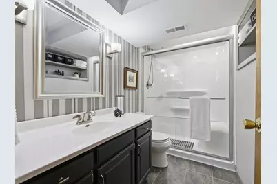 237 N Pioneer Drive, Addison, IL 60101 - Photo 23
