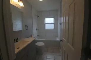 2102 W 68th Pl, Chicago, IL 60636 - Photo 9