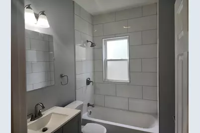 2102 W 68th Place, Chicago, IL 60636 - Photo 5