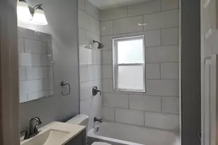 2102 W 68th Pl, Chicago, IL 60636 - Photo 5