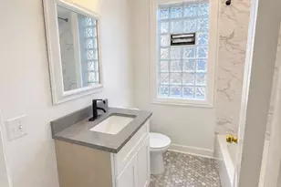 5518 W Melrose St, Chicago, IL 60641 - Photo 3