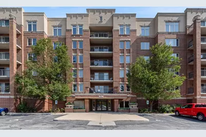 635 Perrie Drive #604, Elk Grove Village, IL 60007 - Photo 1