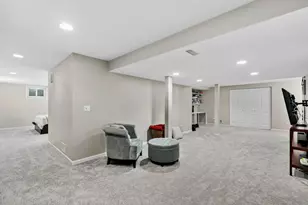670 Williamsburg Ave, Gurnee, IL 60031 - Photo 23