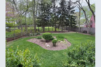 670 Williamsburg Avenue, Gurnee, IL 60031 - Photo 25