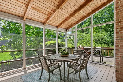 670 Williamsburg Avenue, Gurnee, IL 60031 - Photo 15